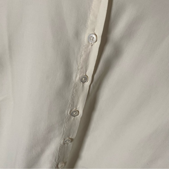 Elegant 100% Silk Button-up Blouse Handcrafted in Italy - Picture 2 of 7